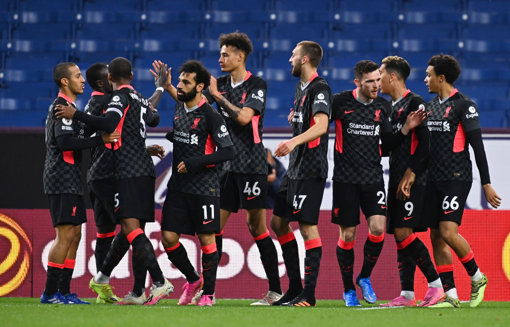 广东男篮在CBA杯赛中以94-80击败广州男篮，奎恩全场高效表现，贡献29分6篮板7助攻5抢断，助力球队取得首胜。